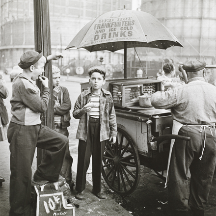 Stanley Kubrick, Look Magazine (1928 – 1999). Shoe Shine Boy [Mickey and other boys at a hotdog cart], 1947. Museum of the City of New York. X2011.4.10368.124